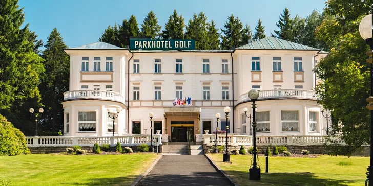 Pobyt ve 4* hotelu v Mariánských Lázních: jídlo, vyhřívaný bazén i wellness procedury