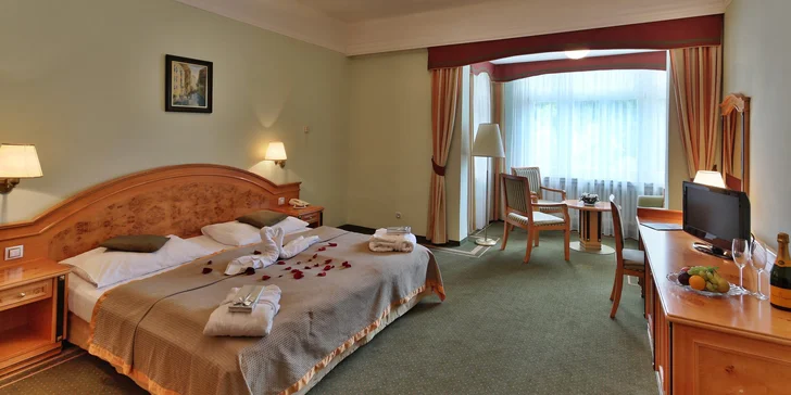 Pobyt ve 4* hotelu v Mariánských Lázních: jídlo, vyhřívaný bazén i wellness procedury