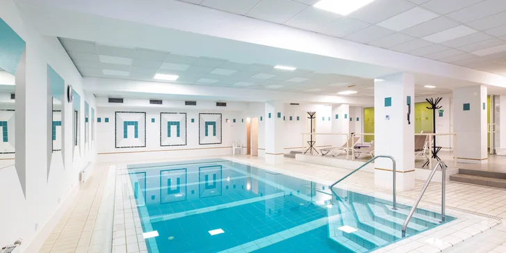 Pobyt ve 4* hotelu v Mariánských Lázních: jídlo, vyhřívaný bazén i wellness procedury