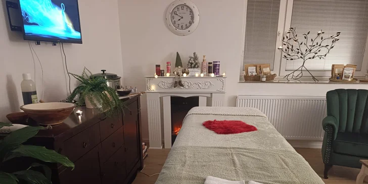 Masáž dle výběru v délce 45-60 min: horké kameny, olejová s peelingem i lomi lomi