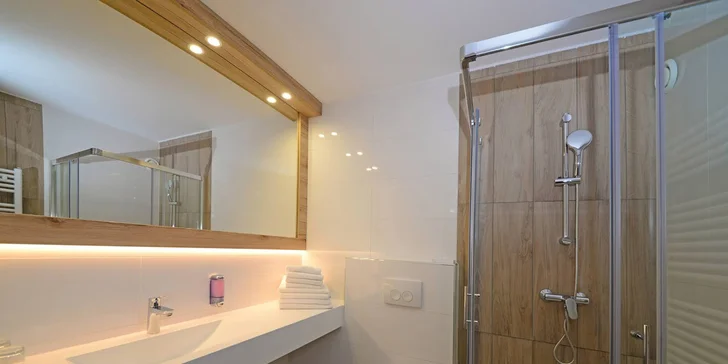 Zimní pobyt ve Slovinsku o pololetních prázdninách: hotel Alpina u sjezdovky, snídaně i skipas