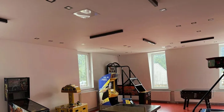 Zimní pobyt ve Slovinsku o pololetních prázdninách: hotel Alpina u sjezdovky, snídaně i skipas