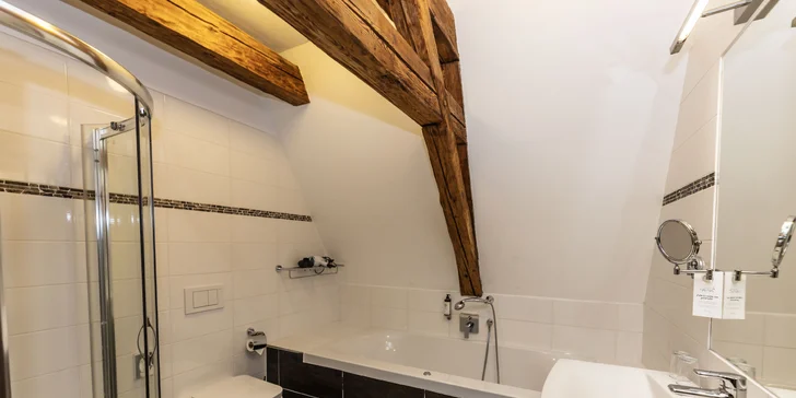 České Švýcarsko: romantický pobyt v historické hájence, snídaně i možnost tříchodové večeře a sudu