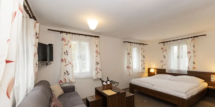 České Švýcarsko: romantický pobyt v historické hájence, snídaně i možnost tříchodové večeře a sudu