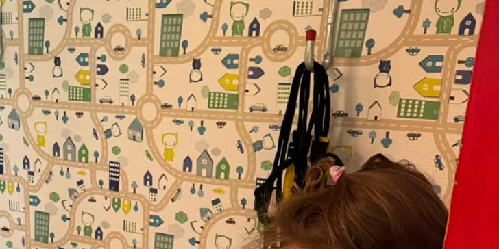 Hravé lekce angličtiny a pohybu: pro rodiče s dětmi od 6 měsíců, 2–⁠⁠⁠⁠⁠⁠15 lekcí