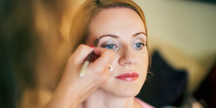 Kurz líčení pro 1 či 2 osoby s profesionální vizážistkou i vč. balíčku kosmetiky