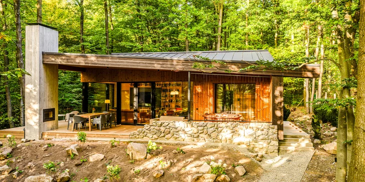 Luxusní chalet uprostřed lesa nedaleko Ostřihomi, polopenze i soukromý wellness