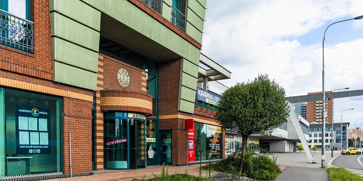 Káva a dezert nebo croissant pro 1 nebo 2 osoby v kavárně Broadway