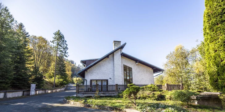 Ráj všech výletníků: penzion u Náchoda s polopenzí a venkovním bazénem