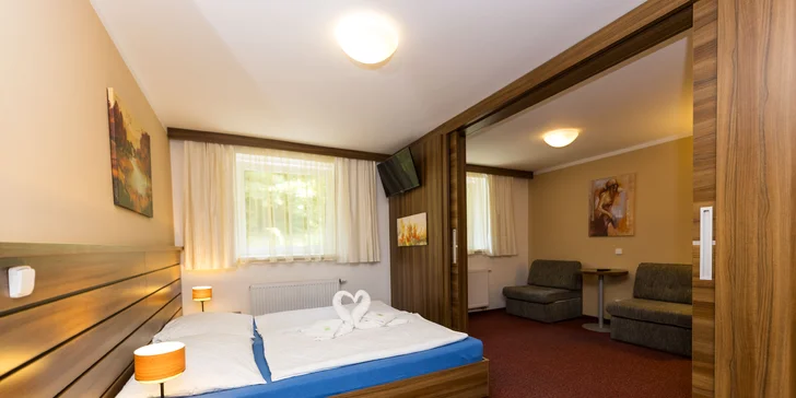 Ráj všech výletníků: penzion u Náchoda s polopenzí a venkovním bazénem