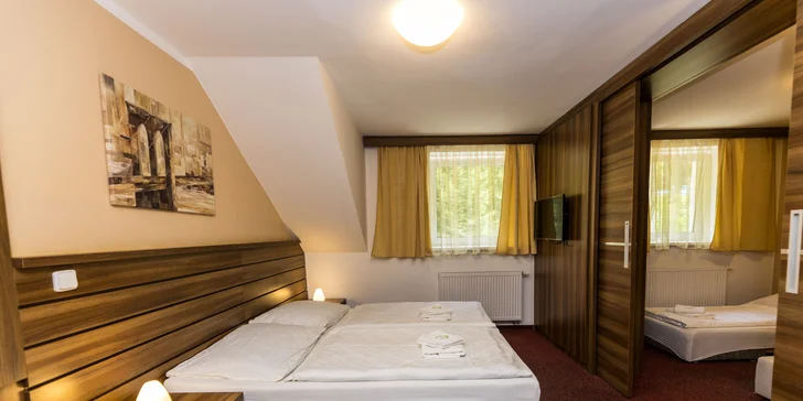 Ráj všech výletníků: penzion u Náchoda s polopenzí a venkovním bazénem