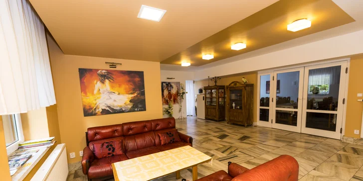 Ráj všech výletníků: penzion u Náchoda s polopenzí a venkovním bazénem