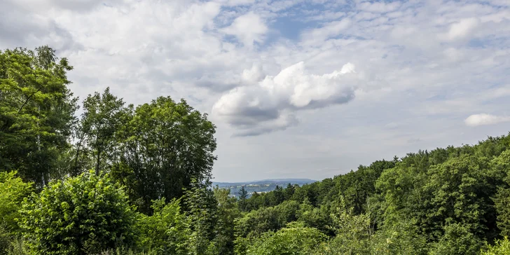 Ráj všech výletníků: penzion u Náchoda s polopenzí a venkovním bazénem