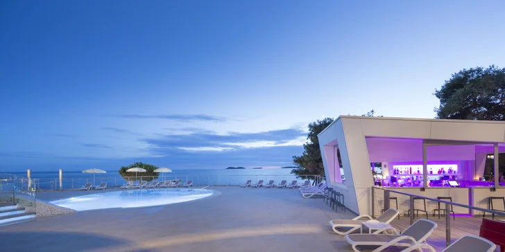 Relaxujte na Istrii: 3* resort přímo u pláže, snídaně nebo polopenze, bazén