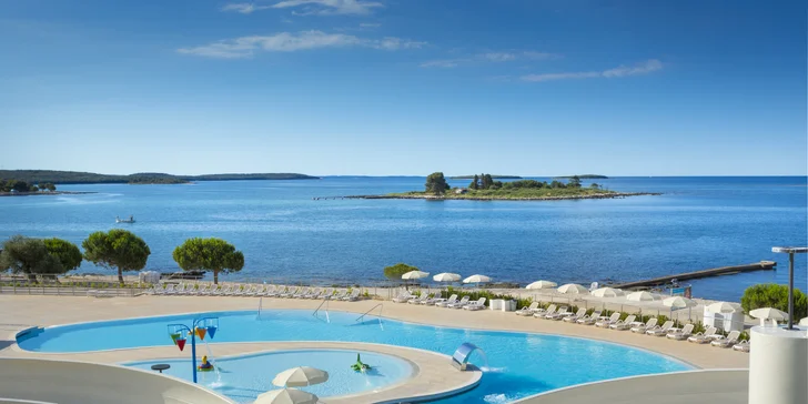 Relaxujte na Istrii: 3* resort přímo u pláže, snídaně nebo polopenze, bazén