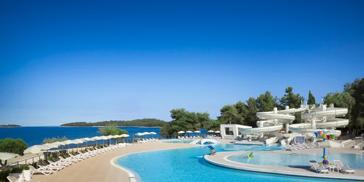 Relaxujte na Istrii: 3* resort přímo u pláže, snídaně nebo polopenze, bazén