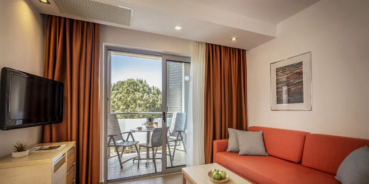 Rodinná dovolená na Istrii: 4* apartmánový resort přímo u moře, snídaně i polopenze