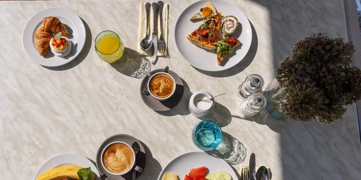 Dovolená v chorvatském Gradacu: 4* hotel u pláže, se snídaní či polopenzí