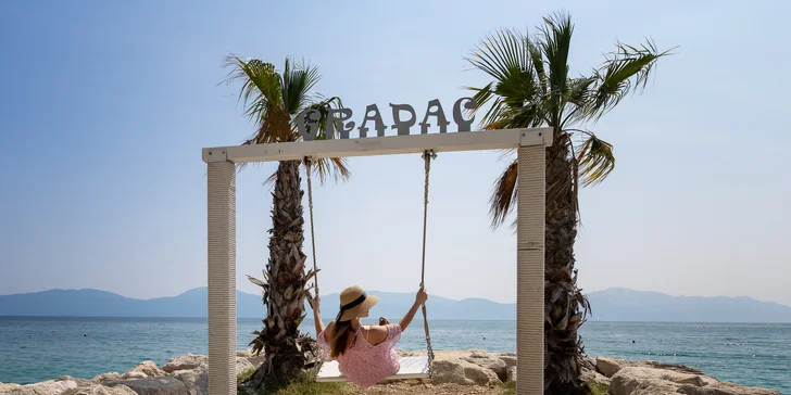 Dovolená v chorvatském Gradacu: 4* hotel u pláže, se snídaní či polopenzí