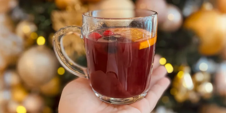 Sladká pauza v srdci Loun: svařené víno a prezidentský koláč pro 1 či 2 osoby