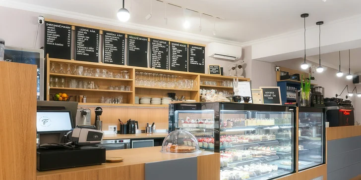 Sladká pauza v srdci Loun: svařené víno a prezidentský koláč pro 1 či 2 osoby