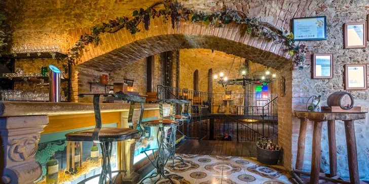 Romantický pobyt na zámku s vínem vlastní produkce a skvělým jídlem