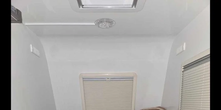 Dovolená na kolech: pronájem minikaravanu pro dva na 7 nebo 14 dní