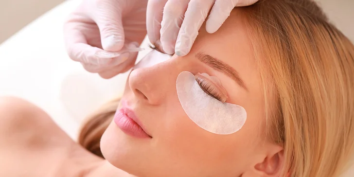 Krásnější řasy a obočí: laminace, lash lifting i prodloužení metodou řasa na řasu