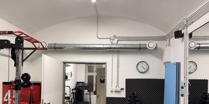 Hodinové vstupy do soukromé posilovny i s trenérkou pro 1–3 osoby