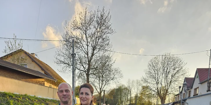 Jízda limuzínou na 1-3 hodiny: zážitek až pro 8 osob, láhev sektu v ceně