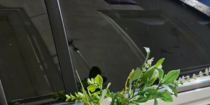 Jízda limuzínou na 1-3 hodiny: zážitek až pro 8 osob, láhev sektu v ceně