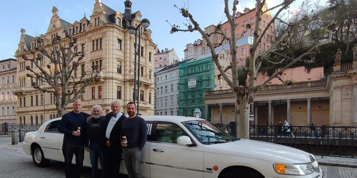 Jízda limuzínou na 1-3 hodiny: zážitek až pro 8 osob, láhev sektu v ceně