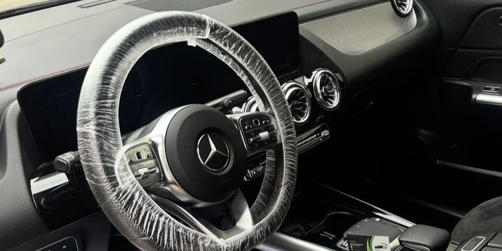 Detailní čištění auta: interiér vč. tepování, exteriér, ozon i kompletní balíček