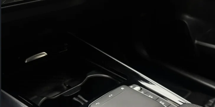 Detailní čištění auta: interiér vč. tepování, exteriér, ozon i kompletní balíček