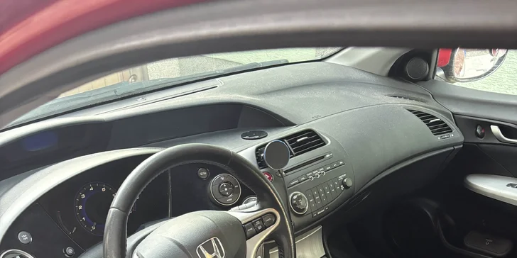 Detailní čištění auta: interiér vč. tepování, exteriér, ozon i kompletní balíček