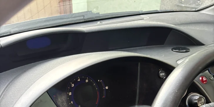 Detailní čištění auta: interiér vč. tepování, exteriér, ozon i kompletní balíček