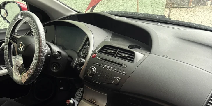 Detailní čištění auta: interiér vč. tepování, exteriér, ozon i kompletní balíček