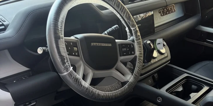 Detailní čištění auta: interiér vč. tepování, exteriér, ozon i kompletní balíček