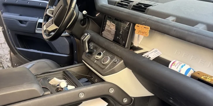 Detailní čištění auta: interiér vč. tepování, exteriér, ozon i kompletní balíček