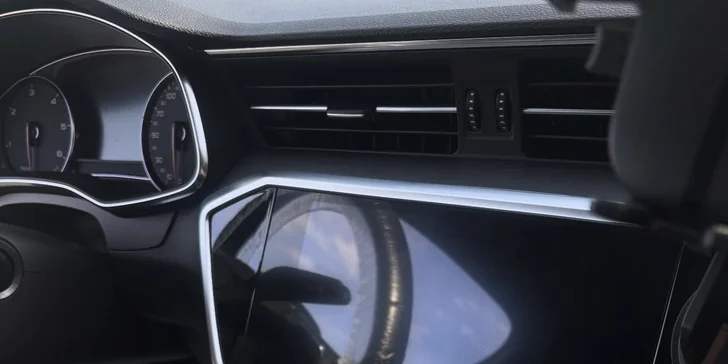 Detailní čištění auta: interiér vč. tepování, exteriér, ozon i kompletní balíček