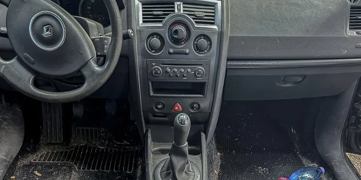 Detailní čištění auta: interiér vč. tepování, exteriér, ozon i kompletní balíček