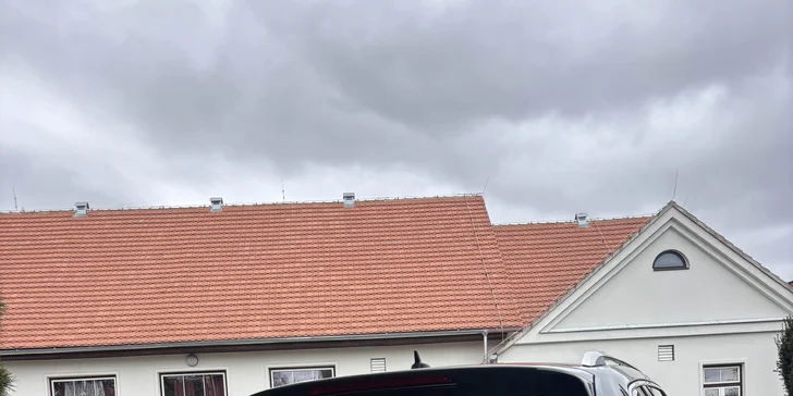 Detailní čištění auta: interiér vč. tepování, exteriér, ozon i kompletní balíček