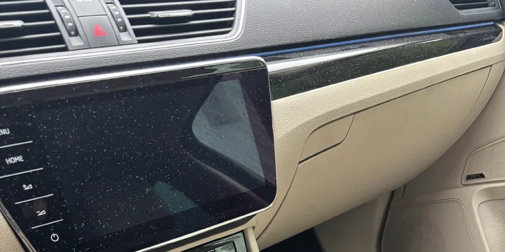 Detailní čištění auta: interiér vč. tepování, exteriér, ozon i kompletní balíček