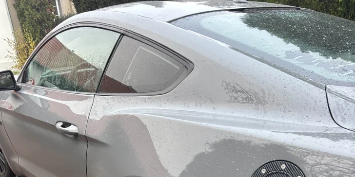 Detailní čištění auta: interiér vč. tepování, exteriér, ozon i kompletní balíček