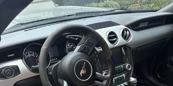 Detailní čištění auta: interiér vč. tepování, exteriér, ozon i kompletní balíček