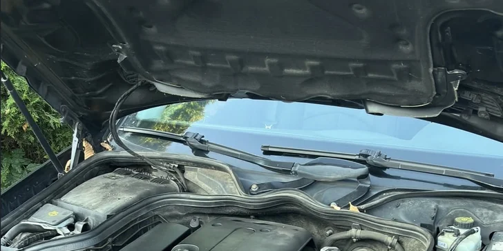 Detailní čištění auta: interiér vč. tepování, exteriér, ozon i kompletní balíček