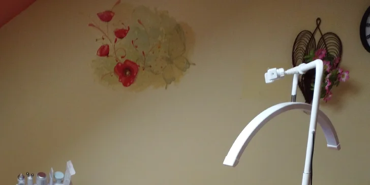 Kosmetické ošetření: hloubková péče ultrazvukem, radiofrekvence i galvanická žehlička