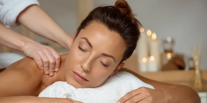 Zrekonstruovaný hotel v centru Františkových Lázní: snídaně či plná penze, bazén i procedury