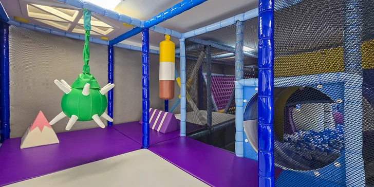 Zábava a relax: vstupy do dětské herny pro děti i dospělé s nápoji a pizzou