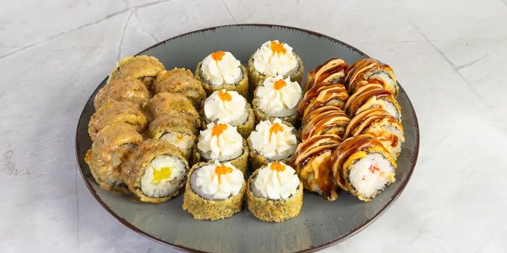 Rozmanité sushi sety s 24-64 kousky, miso či tom yum polévkou, edamame i limonádou